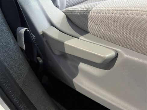 Used 2017 Subaru Forester 2.5i Premium image 14