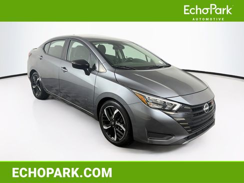 Used 2025 Nissan Versa SR FWD image 1