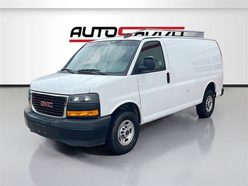 Used 2024 GMC Savana 2500 w/ Driver Convenience Package image 3