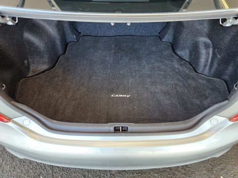 Used 2012 Toyota Camry LE FWD image 10
