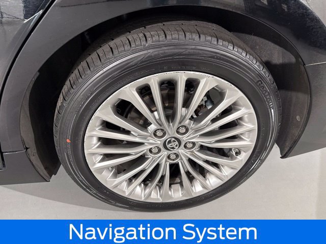 Used 2019 Toyota Avalon Limited FWD image 6