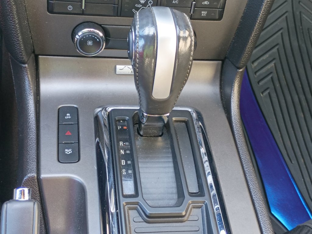 Used 2013 Ford Mustang Convertible RWD image 18