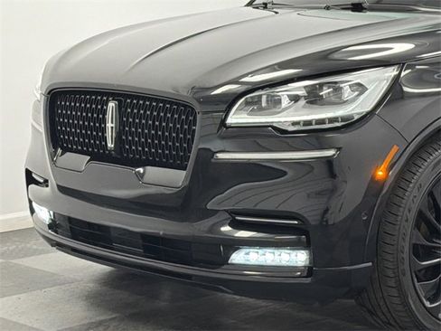 Used 2023 Lincoln Aviator Black Label w/ Jet Package image 2