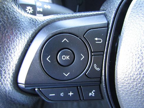 Used 2022 Toyota Corolla LE image 8