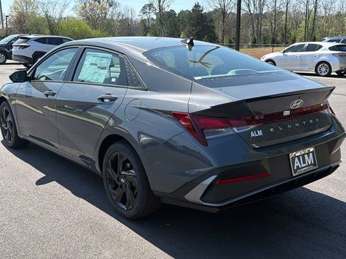 New 2026 Hyundai Elantra Sport FWD image 8