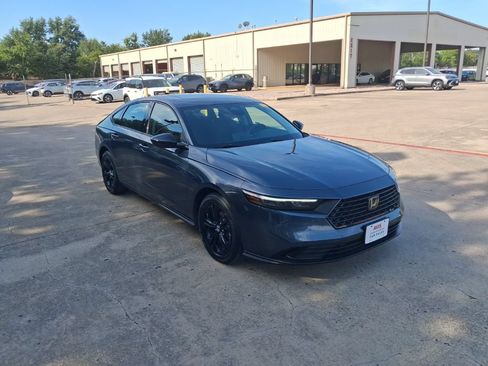 Used 2025 Honda Accord SE image 6