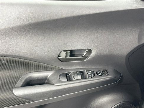 Used 2024 Nissan Kicks S image 19