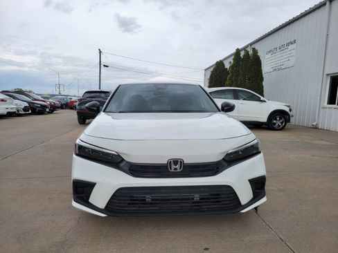 Used 2024 Honda Civic Sport image 2