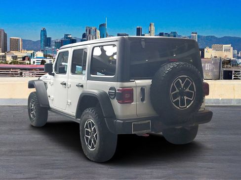 Used 2024 Jeep Wrangler Unlimited Rubicon AWD/4WD image 5