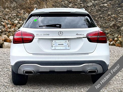 Used 2019 Mercedes-Benz GLA 250 4MATIC w/ Premium Package image 4