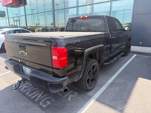 Used 2018 Chevrolet Silverado 1500 Custom w/ Custom Convenience Package AWD/4WD image 4