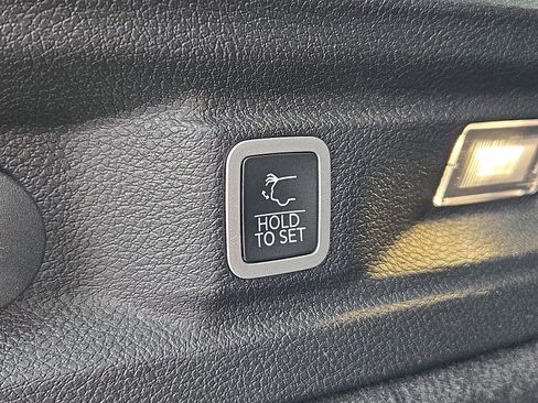 Used 2023 Jeep Grand Cherokee L Overland w/ Advanced Protech Group III image 29