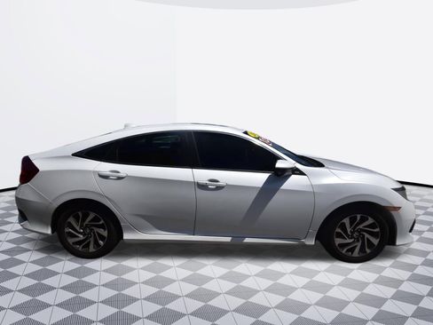 Used 2018 Honda Civic EX image 2