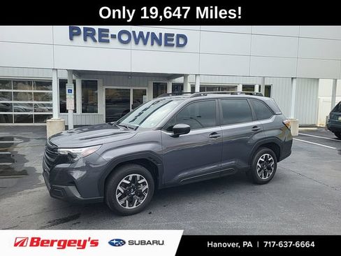Used 2025 Subaru Forester AWD/4WD image 1