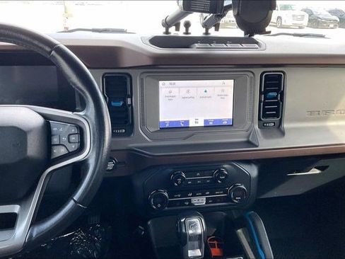 Used 2023 Ford Bronco Outer Banks image 6