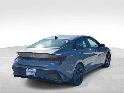 New 2026 Hyundai Elantra SEL Sport Premium FWD image 4