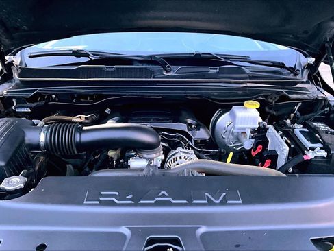Used 2022 RAM 1500 Limited w/ Body-Colour Bumper Group image 9
