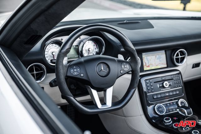 Used 2012 Mercedes-Benz SLS AMG Roadster image 6