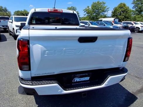 Used 2023 Chevrolet Colorado LT w/ LT Convenience Package II AWD/4WD image 7