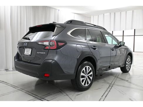 Used 2023 Subaru Outback Premium image 7