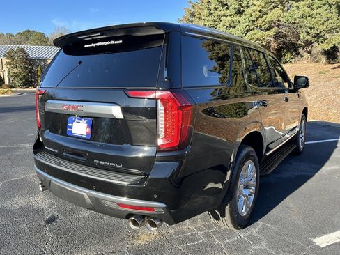Certified 2023 GMC Yukon Denali image 27