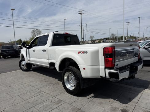 Used 2024 Ford F450 Platinum w/ FX4 Off-Road Package AWD/4WD image 7