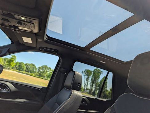 Used 2023 GMC Yukon SLT AWD/4WD image 17