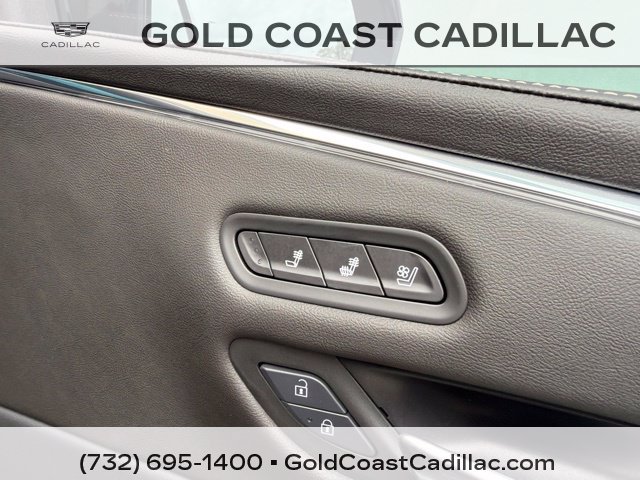 Used 2024 Cadillac Escalade Premium Luxury AWD/4WD image 8