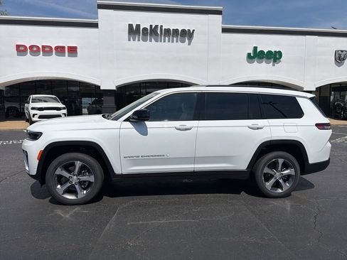 New 2026 Jeep Grand Cherokee L Limited w/ Luxury Tech Group II AWD/4WD image 5