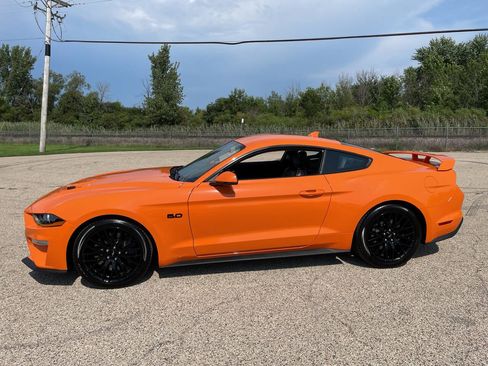 Used 2021 Ford Mustang GT Premium w/ GT Performance Package RWD image 29