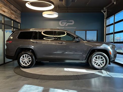 Used 2025 Jeep Grand Cherokee L Laredo w/ Trailer Tow Package AWD/4WD image 2