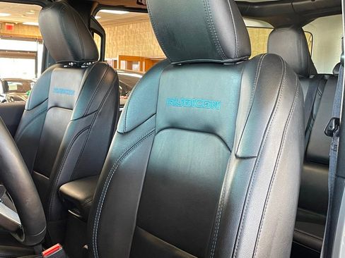 Used 2022 Jeep Wrangler Unlimited Rubicon 4xe w/ Cold Weather Group AWD/4WD image 12