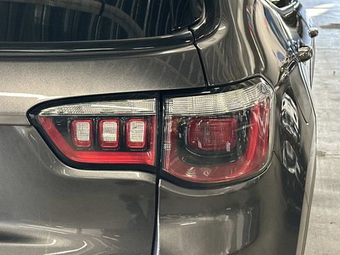 Used 2019 Jeep Compass Altitude image 9