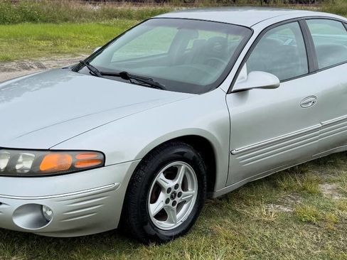 Used 2001 Pontiac Bonneville SE w/ 1SC Opt Pkg image 3