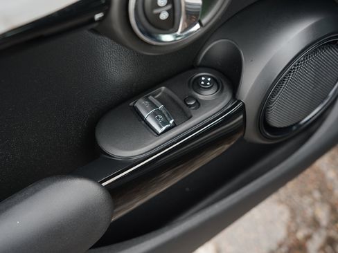 Used 2020 MINI Cooper S image 22