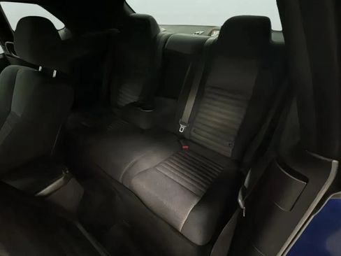 Used 2012 Dodge Challenger SXT RWD image 17