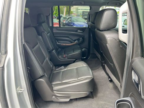 Used 2020 Chevrolet Suburban Premier AWD/4WD image 26