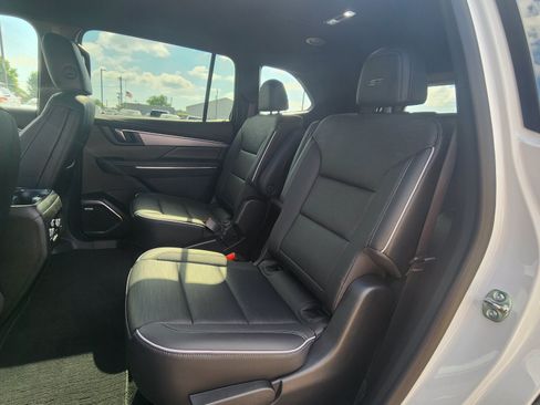 Certified 2025 Buick Enclave Sport Touring AWD/4WD image 18