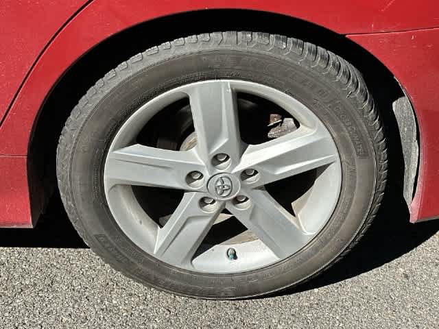 Used 2014 Toyota Camry SE FWD image 5
