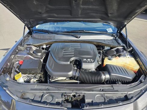 Used 2022 Chrysler 300 Touring L RWD image 10