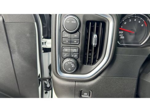 Certified 2022 Chevrolet Silverado 1500 RST AWD/4WD image 23