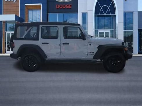 Used 2022 Jeep Wrangler Unlimited Sport image 7