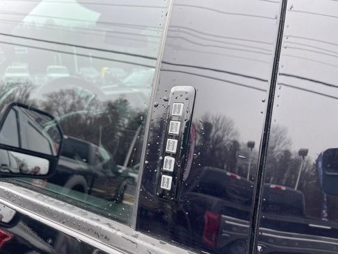 Used 2017 Ford F250 Lariat w/ Lariat Value Package image 23