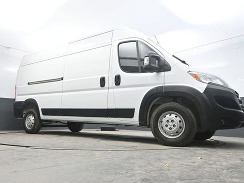 Used 2025 RAM ProMaster 2500 w/ Convenience Group image 31