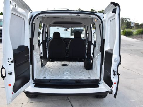 Used 2022 RAM ProMaster City Tradesman image 9