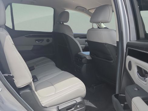Used 2025 Honda Pilot EX-L image 15