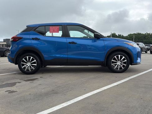 Used 2025 Nissan Kicks Play S FWD image 7