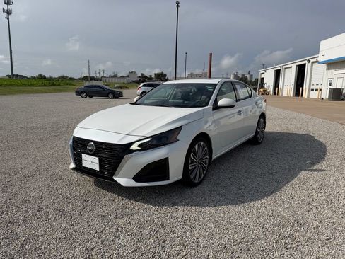 Used 2023 Nissan Altima 2.5 SL AWD/4WD image 7