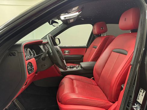 Used 2024 Rolls-Royce Cullinan AWD/4WD image 12