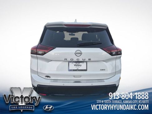 Used 2025 Nissan Rogue SV AWD/4WD image 4